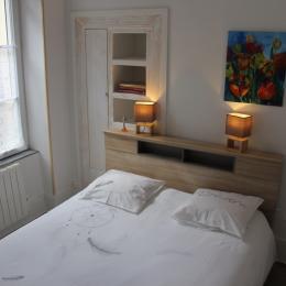Chambre avec lit de 160cm - Location de vacances - Nevers