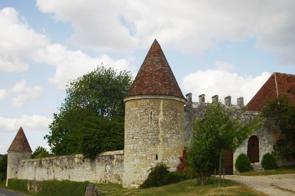 Manoir de La Moussetière - Fortifications - Location de vacances - Cour-Maugis sur Huisne