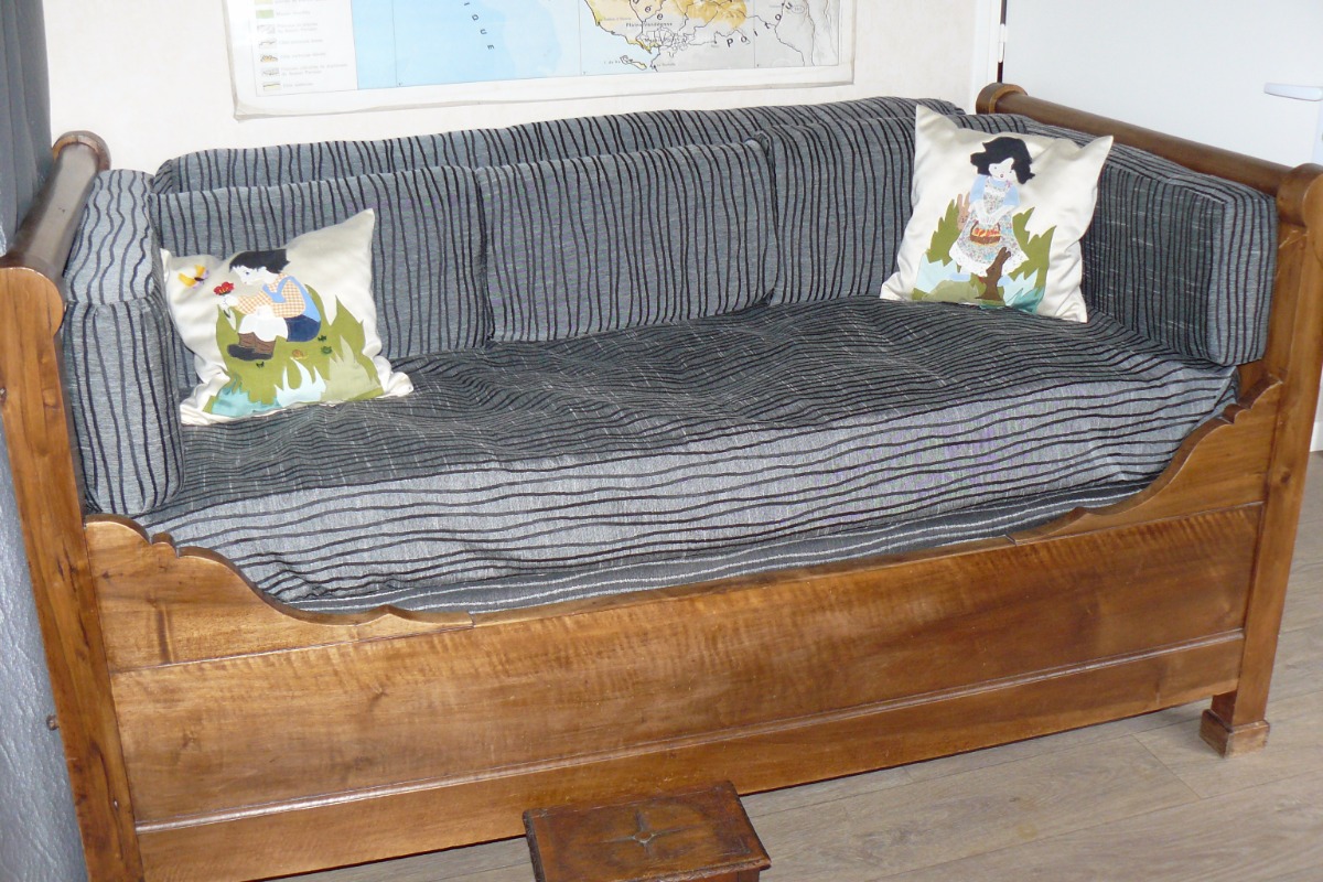 Canapé convertible en lit ado dans la chambre parentale - Chambre d'hôtes - Saint-Maurice