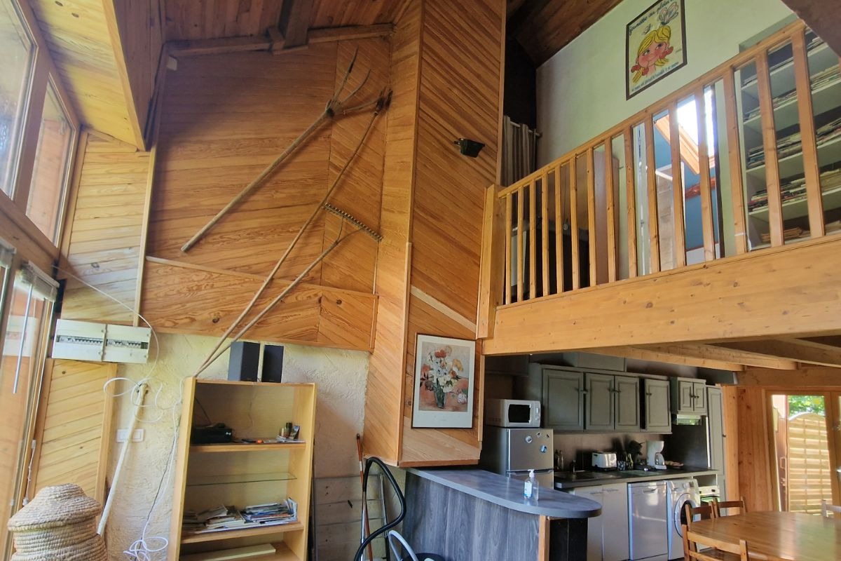 Puy de Dôme, SaintOurs les Roches, Gîte atypique pour 4 personnes, au