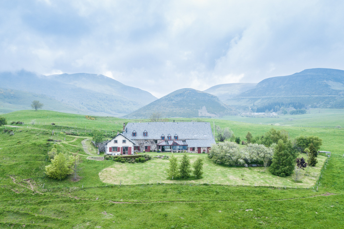 Vue d'ensemble d'Intérioux - Location de vacances - Chambon-sur-Lac