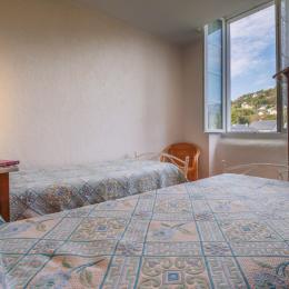 Chambre avec 2 lits 1 personne - Location de vacances - Lau-Balagnas