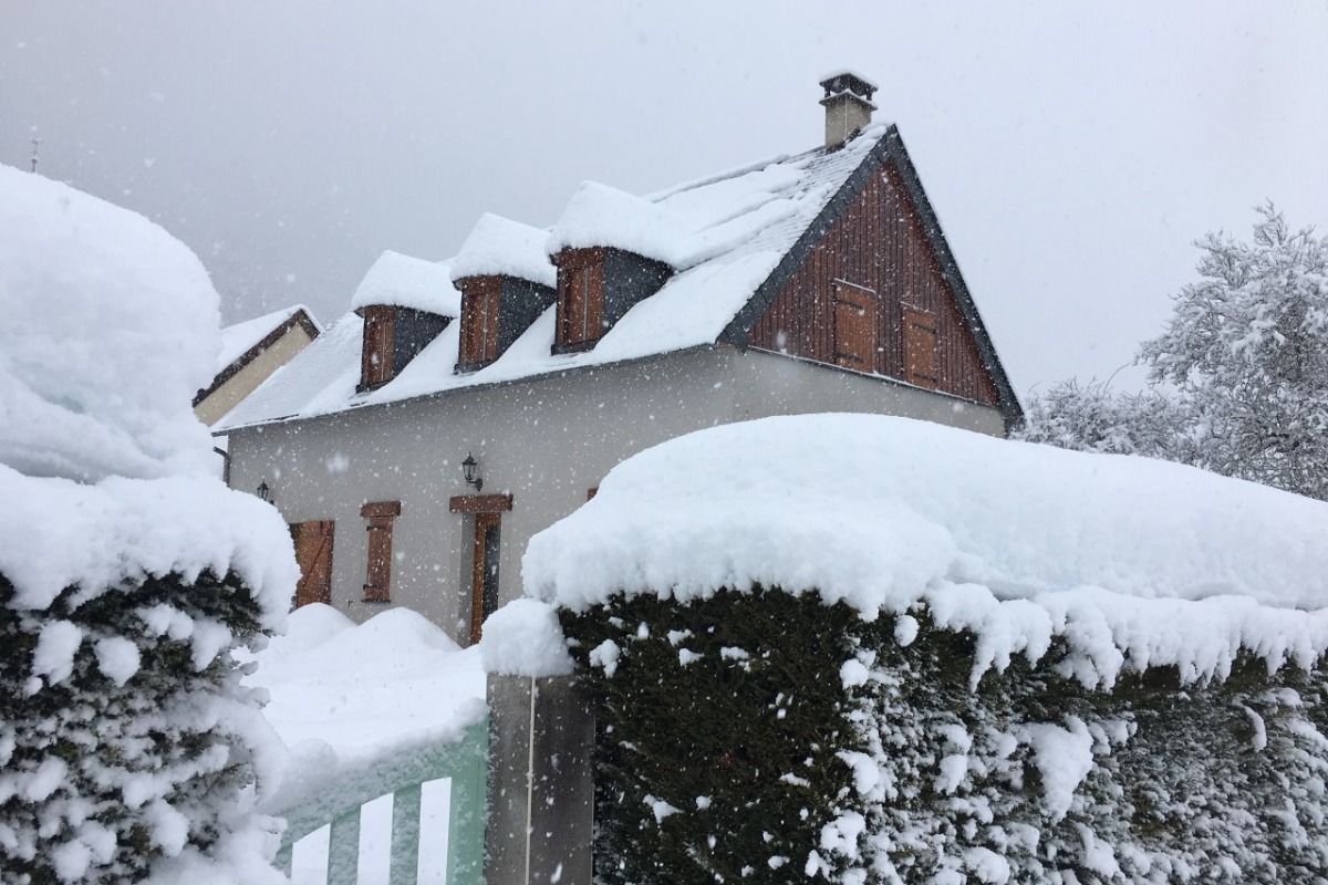 sous la neige 
 - Location de vacances - Adervielle-Pouchergues