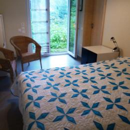 1 chambre avec un lit double - Location de vacances - Obersteinbach