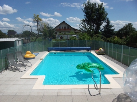 accès à la piscine familiale - Location de vacances - Berrwiller
