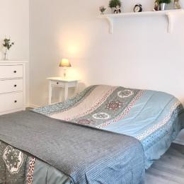Spacieuse chambre à coucher aux couleurs douces - Location de vacances - Colmar