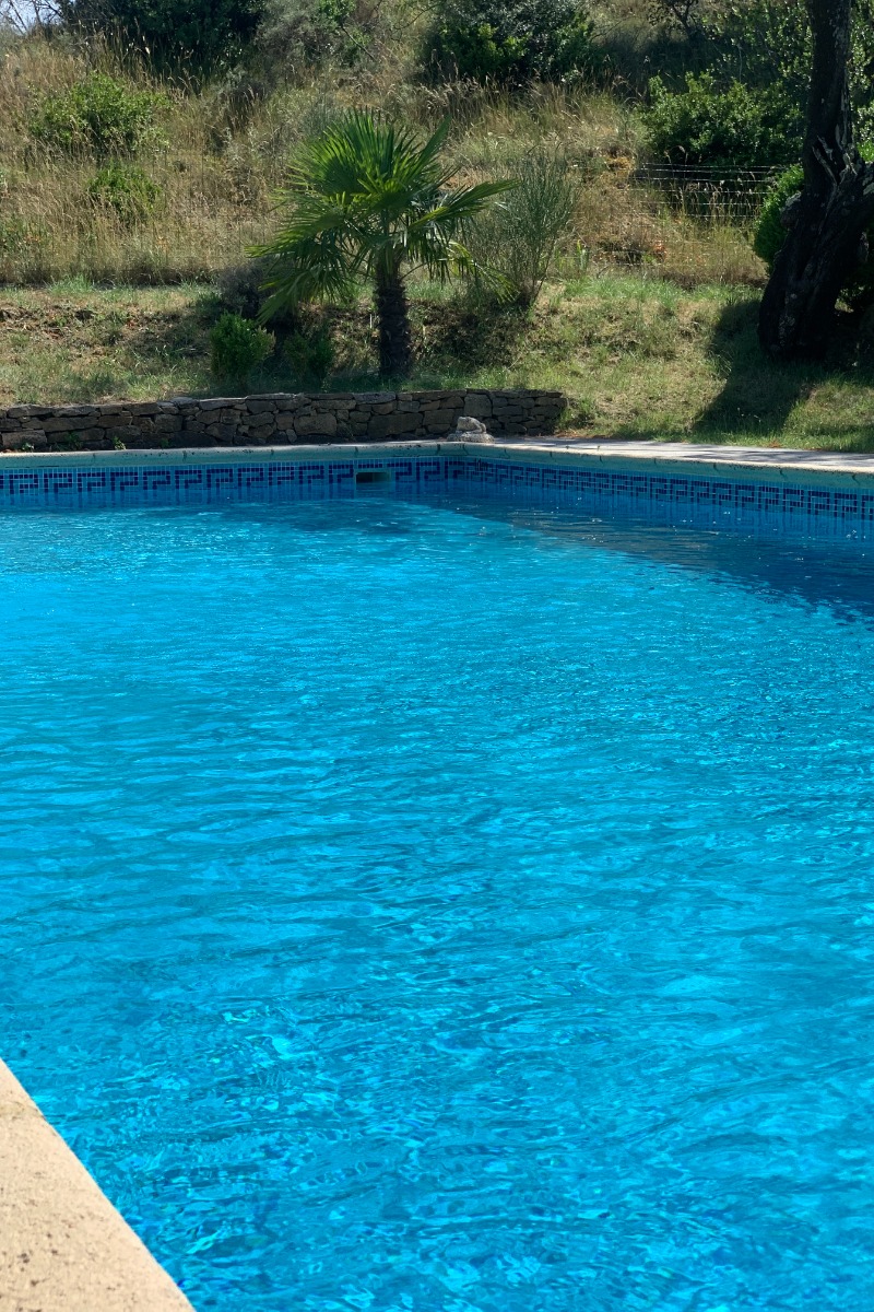 Piscine dans la nuit - Location de vacances - Saint-Montan