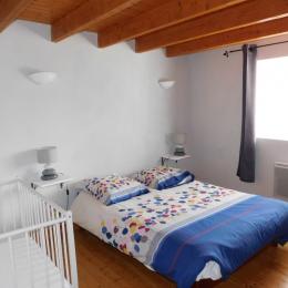 Chambre parentale - Location de vacances - Arlebosc