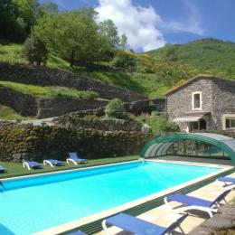 La maison d'hôtes et la piscine - Location de vacances - Rochessauve