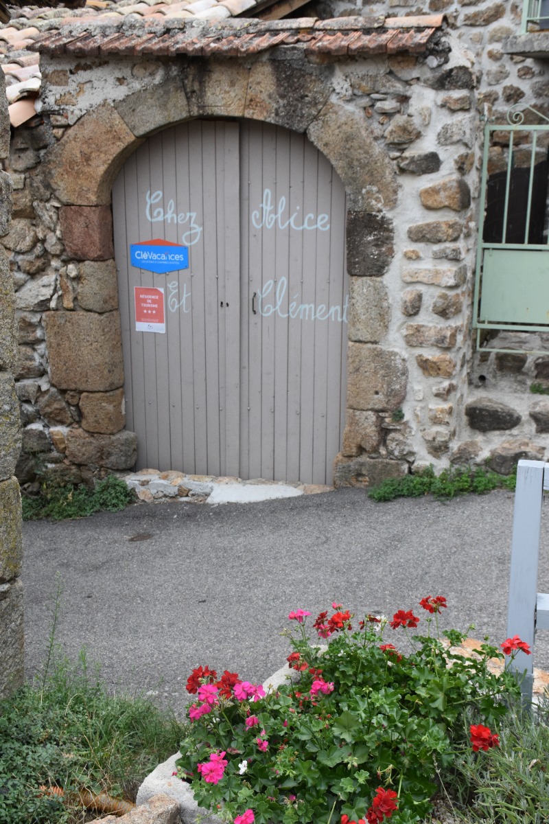 l'entrée du gite/ 3 clés/3 étoiles/ maison de caractère - Location de vacances - Vals-les-Bains