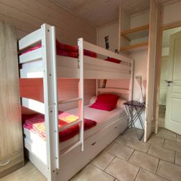 chambre lits superposés romarin 2 - Location de vacances - Joyeuse
