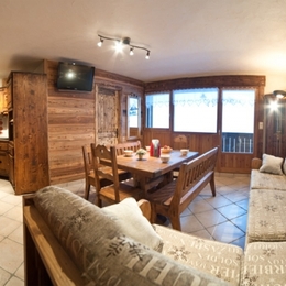OURS 7 Appartement cosy dans chalet avec piscine à Albiez Montrond - Savoie - Location de vacances - Albiez-Montrond