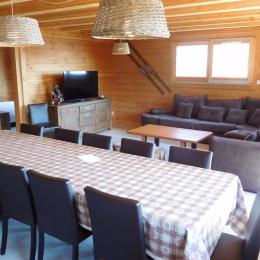 Appartement grande capacité Le Krissyann - chalet neuf La Toussuire en Savoie - domaine skiable Les Sybelles - séjour / salon
 - Location de vacances - La Toussuire