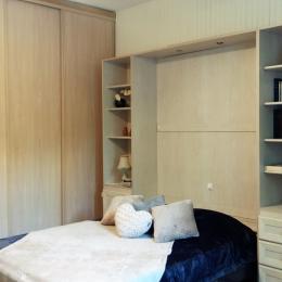 Le lit et la penderie - Location de vacances - Aix-les-Bains