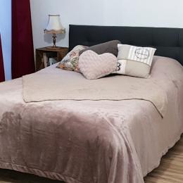 Le lit 2 personnes en 140 - Location de vacances - Aix-les-Bains