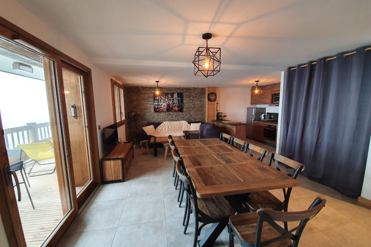 Salon, salle à manger, cuisine - Location de vacances - Saint-François-Longchamp