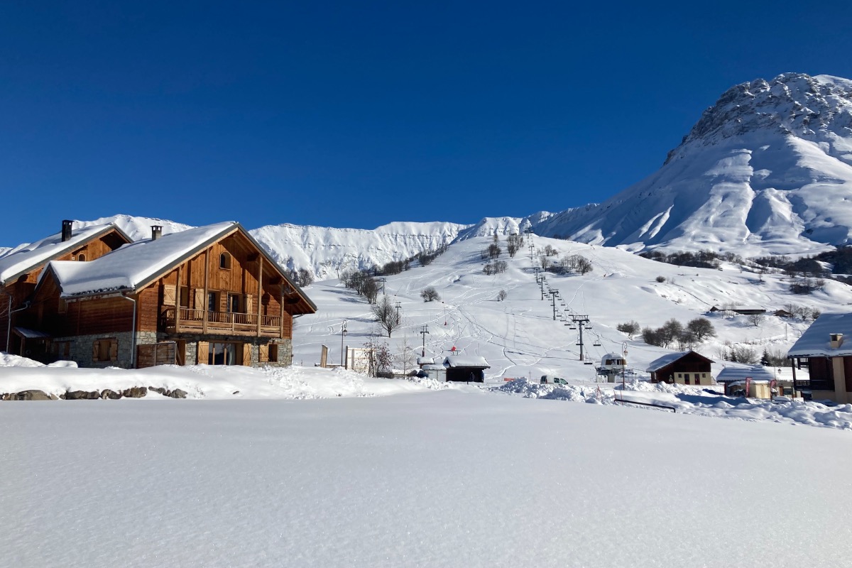 Le chalet Zénith avec vue sur les pistes de ski et le Mont Emy - Location de vacances - Albiez-Montrond