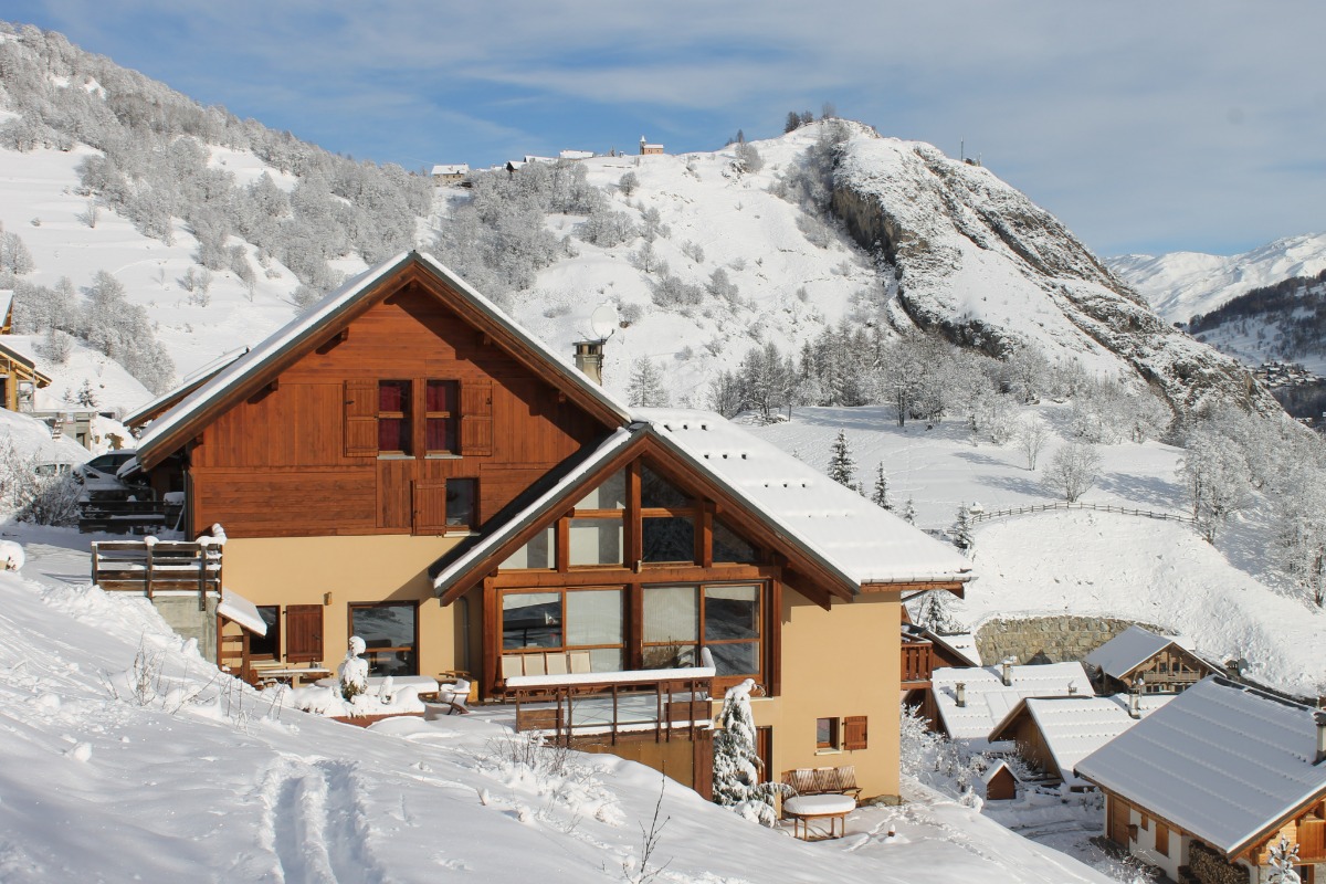 Appartements dans chalet
Départ ski aux pieds - Location de vacances - Valloire