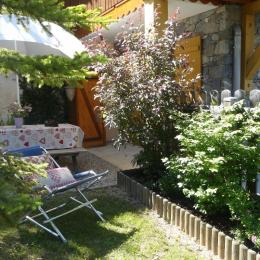 jardin privé, clôturé et aménagé de la location Casareva - Location de vacances - Valloire