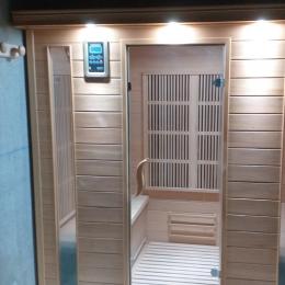Espace sauna privatif au rez de chaussée - Location de vacances - Taninges