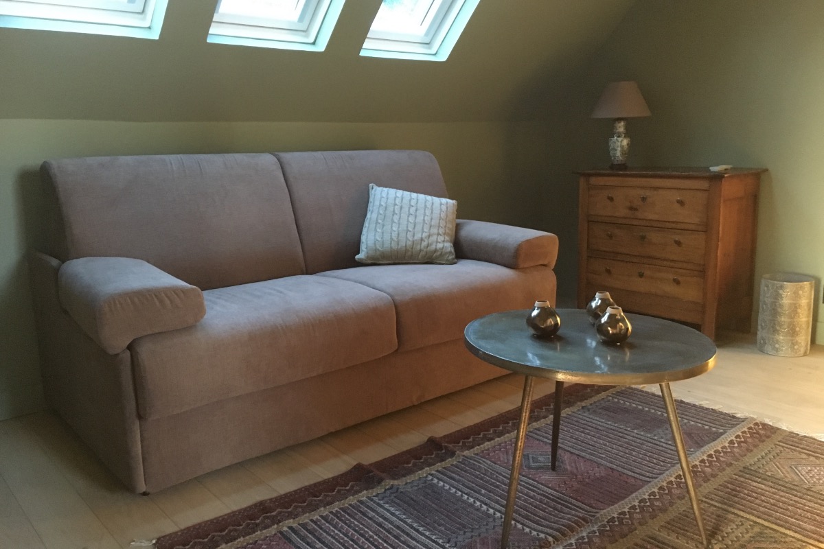Suite Mélisse - salon avec canapé-lit - Chambre d'hôtes - Octeville-sur-Mer