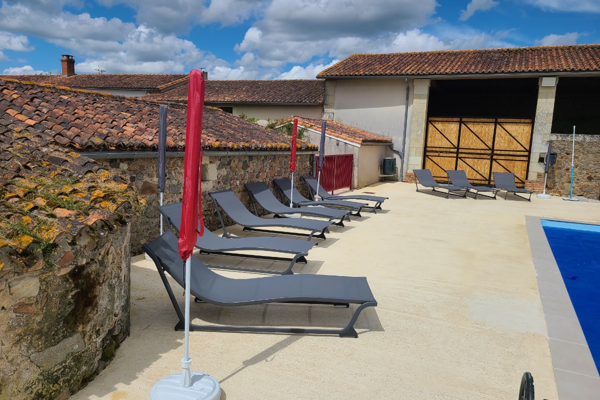 Piscine chauffée  - Location de vacances - Loretz-d’Argenton