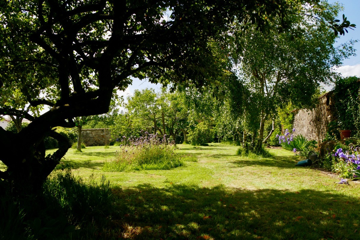 jardin paysagé - Location de vacances - Saint-Marc-la-Lande