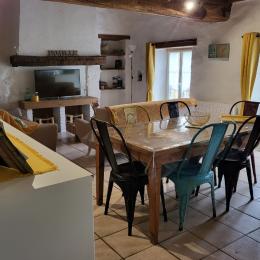 salle a manger - Location de vacances - Nueil-les-Aubiers