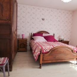 chambre rose - Location de vacances - Chaumont-Porcien