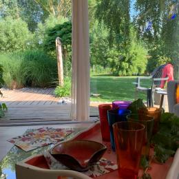 Déjeuner en terrasse - Location de vacances - Pendé