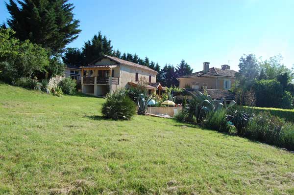 vue jardin  - Cadalen - Tarn - Location de vacances - Cadalen