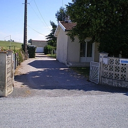 Entrée servant de parking privé  - Vielmur sur Agout - Tarn - - Location de vacances - Vielmur-sur-Agout