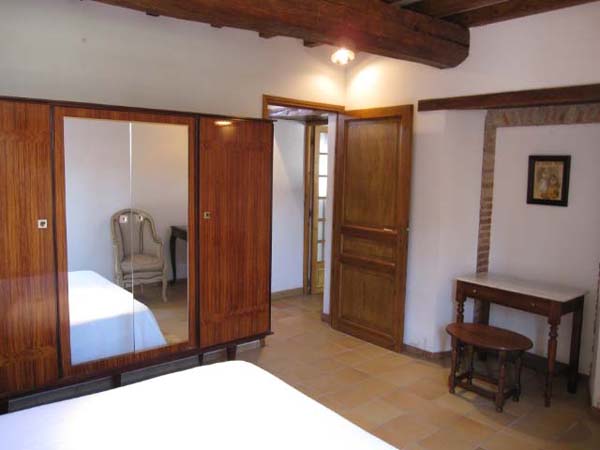 chambre avec 1 lit en 140  - Lisle sur Tarn - Tarn - Location de vacances - Lisle-sur-Tarn