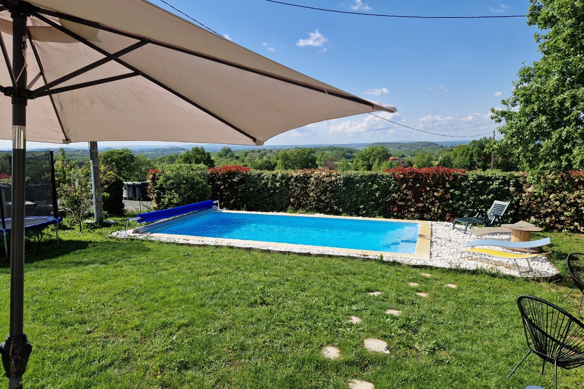 Gîte Le Saint Benoit avec piscine proche d'Albi dans le Tarn en Midi-Pyrénées - Location de vacances - Lamillarié