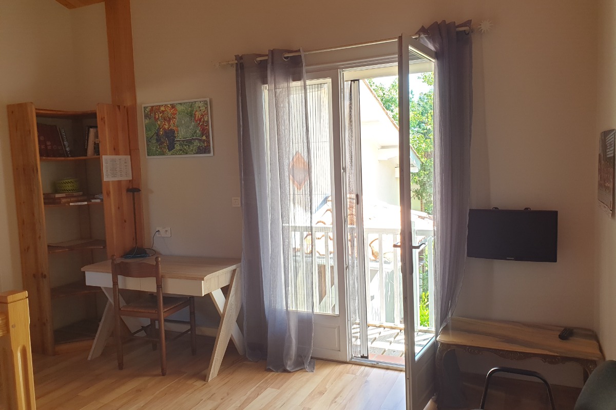Espace bureau-séjour / balcon - Location de vacances - Castelsarrasin