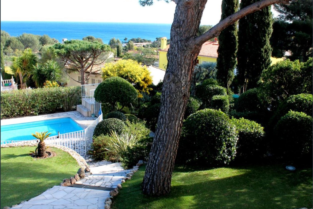 Le jardin paysager, piscine, vue sur la mer Alcibel Les issambres - Location de vacances - Roquebrune-sur-Argens