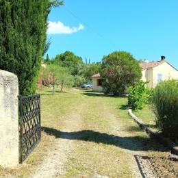 entree propriete . arriere de la maison - Location de vacances - Fayence