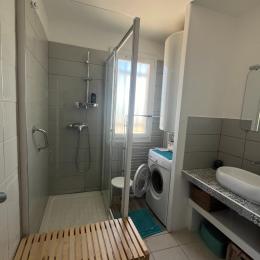 Salle d'eau, Appartement Les Lecques (Var, Provence) - Location de vacances - Saint-Cyr-sur-Mer