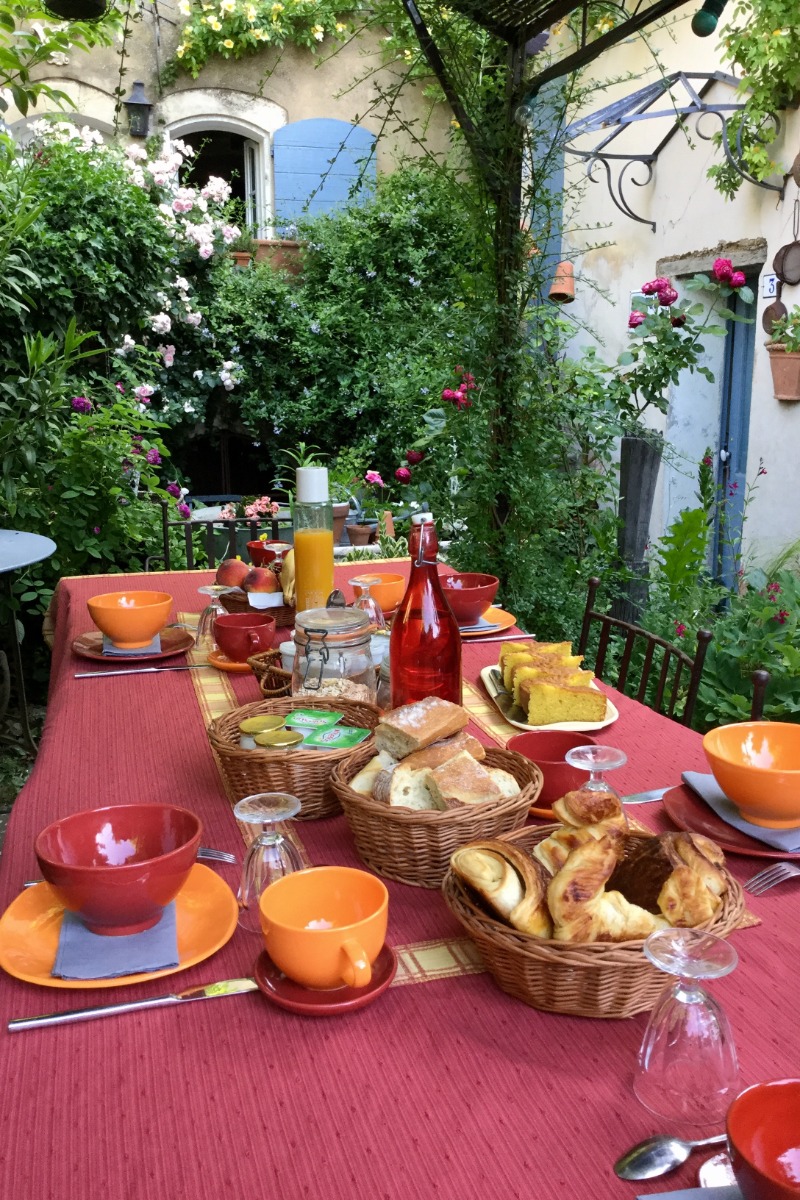 Le petit-déjeuner, Au Puits de la Fontaine - Var, Provence - Chambre d'hôtes - Tavernes