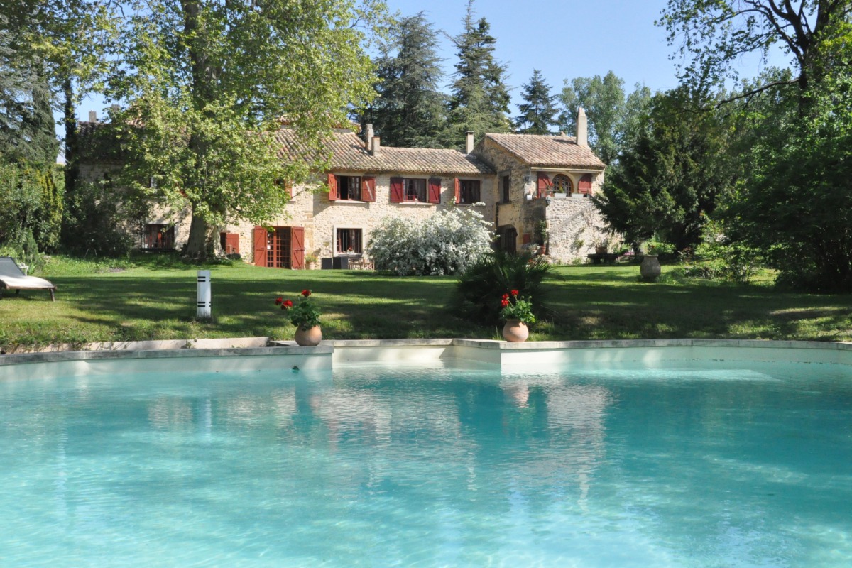 Le jardin et la piscine du Moulin - Chambre d'hôtes - Visan
