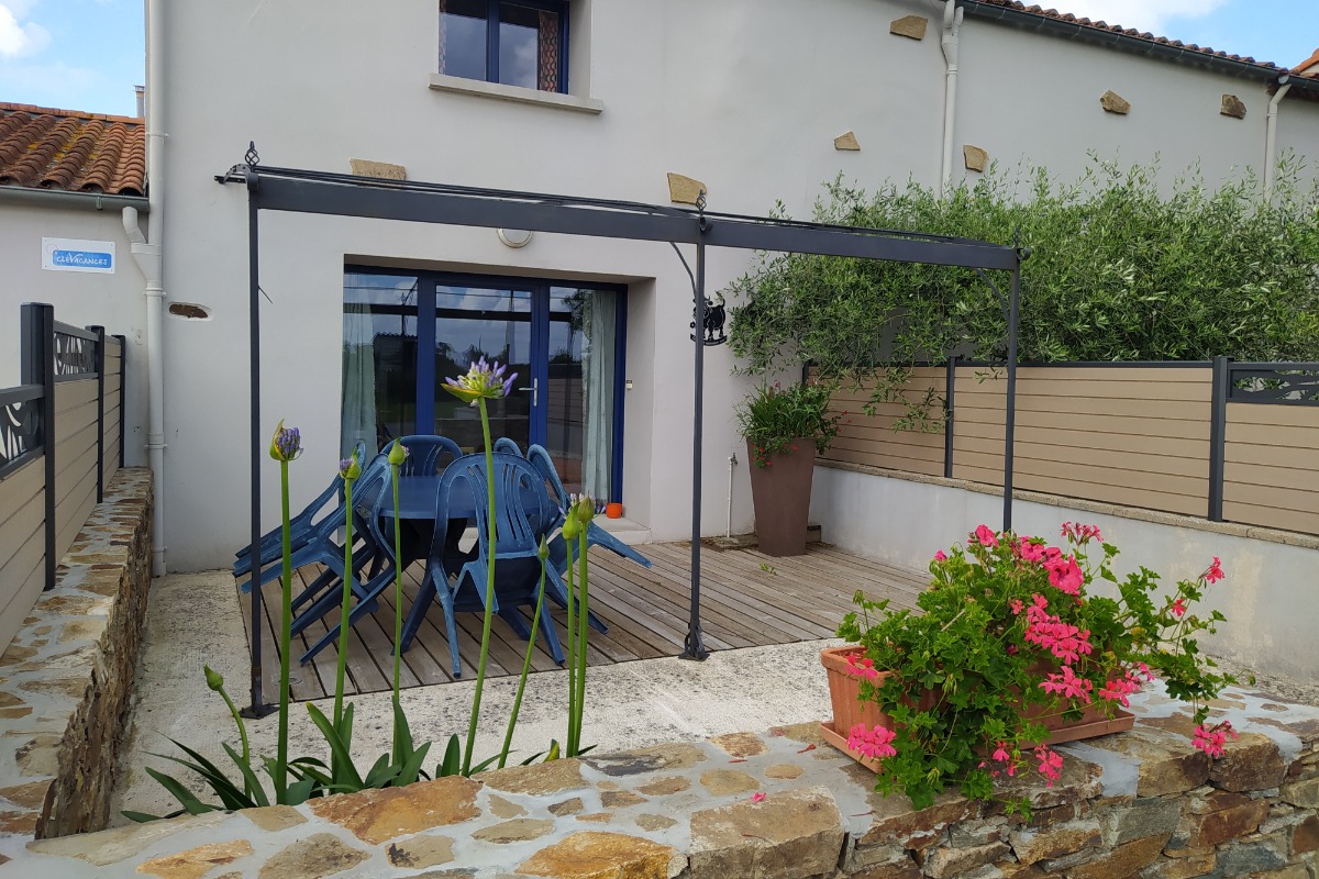 Nouveau extérieurs Murs de pierre et Claustras - Location de vacances - Montaigu-Vendée