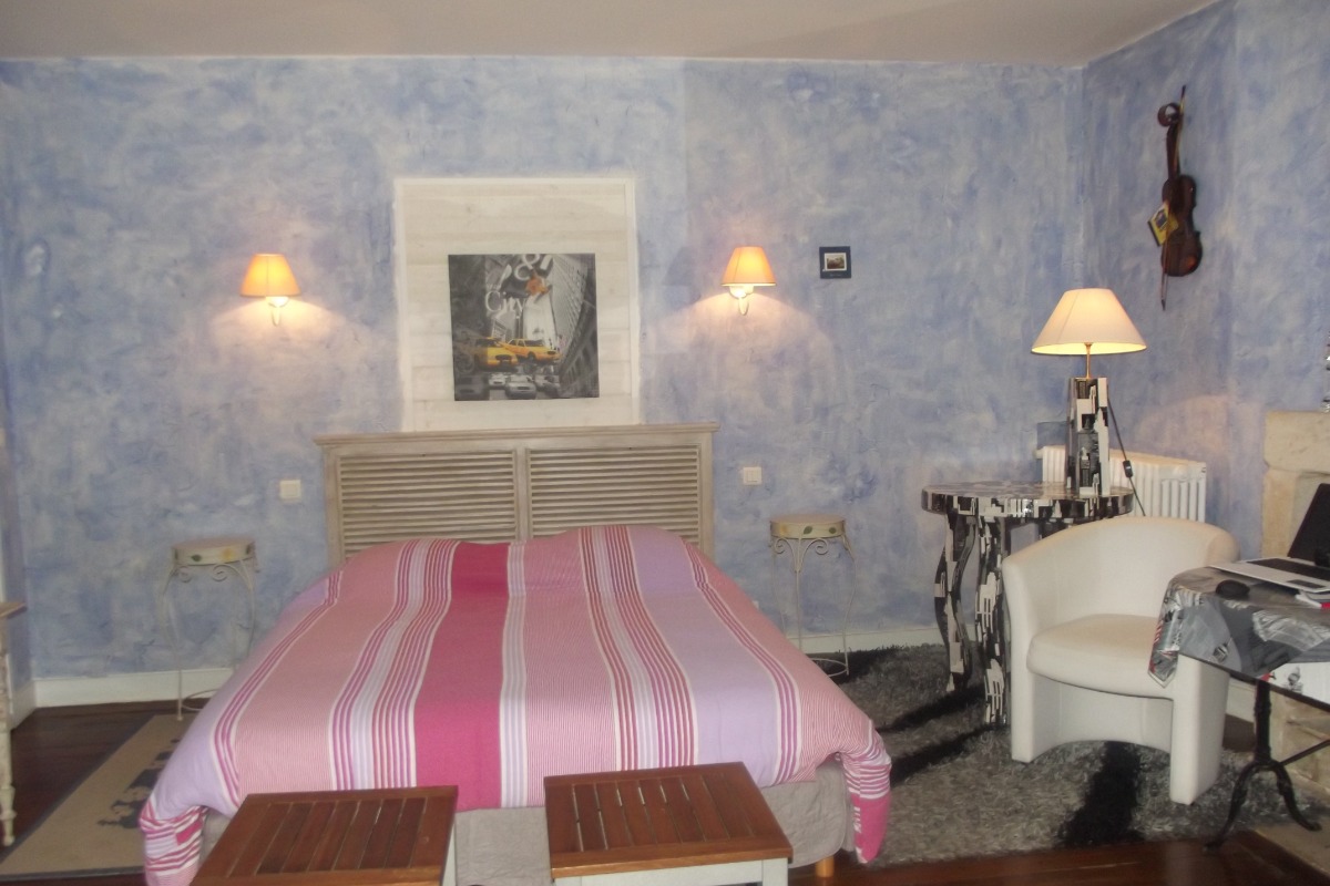 La chambre Neptune avec un lit en 160 - Chambre d'hôtes - Fontenay le Comte