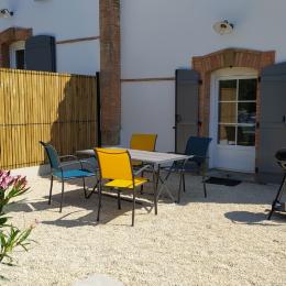 Studio avec terrasse - mitoyenneté avec un autre gîte - Location de vacances - Soullans