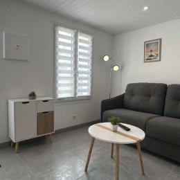 Coin salon avec convertible en 140 - Location de vacances - Noirmoutier en l'Île