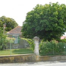 Villanelle, l'entrée principale avenue de la gare - Chambre d'hôtes - L'Ile d'Elle