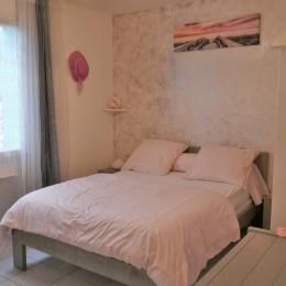 Chambre 2 avec un lit en 140 et un lit en 90 - Location de vacances - L'Ile d'Olonne
