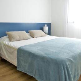 Chambre 1 avec un lit en 160 - Location de vacances - Saint Gilles Croix de Vie