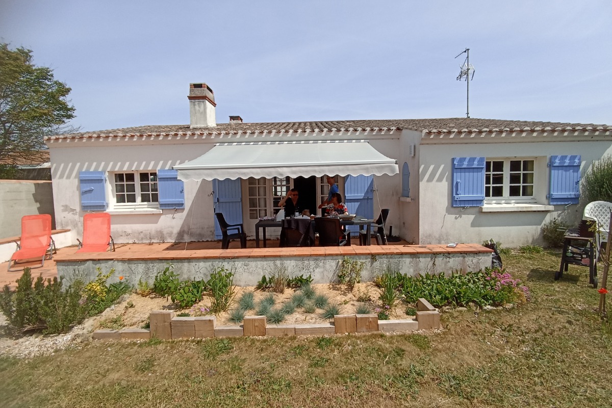Maison avec jardin clos et fleuri - Location de vacances - L'Épine