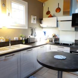 Cuisine ouverte sur séjour - Location de vacances - Saint Hilaire de Riez
