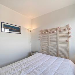 Chambre avec lit en 140cm - Location de vacances - Saint Jean de Monts
